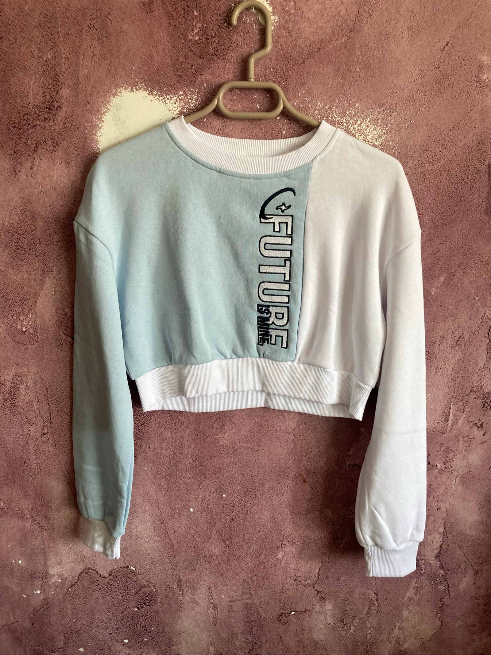 Très beau sweat-shirt taille 38